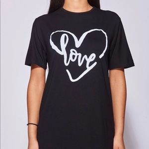Over sized tee shirt featuring the Love slogan ❤️ perfect for Valentine’s Day.
